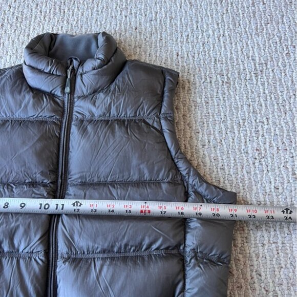 STIO Women’s Goose Down Puffer Vest - Picture 10 of 12